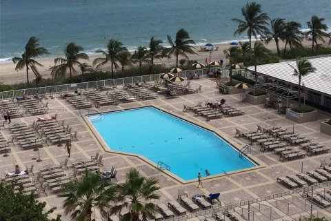 Condominio en venta en Hallandale Beach, Florida, 1 dormitorio, 80.82 m2 № 1057771 - foto 16