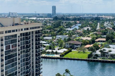 Condo in Hallandale Beach, Florida, 1 bedroom  № 1057771 - photo 3