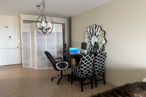 Copropriété à vendre à Hallandale Beach, Floride: 1 chambre, 80.82 m2 № 1057771 - photo 5