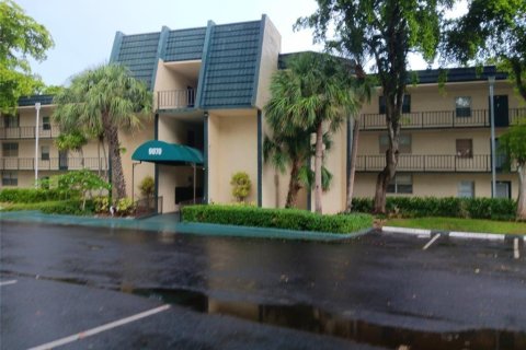 Купить кондоминиум в Тамарак, Флорида 2 спальни, 88.26м2, № 1073568 - фото 28