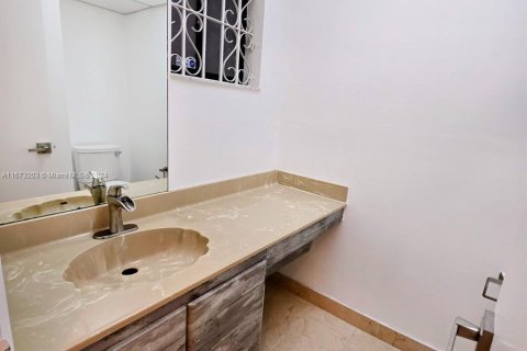 Condominio en venta en Miami, Florida, 1 dormitorio, 71.81 m2 № 1396062 - foto 11