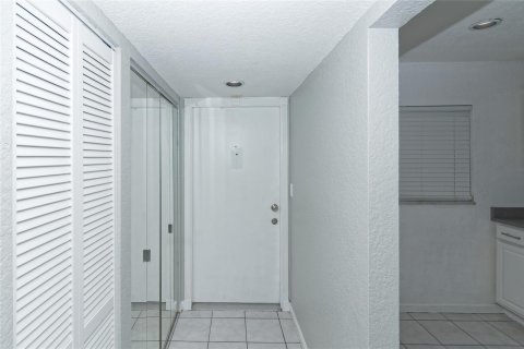Купить кондоминиум в Корал-Спрингс, Флорида 2 спальни, 92.9м2, № 1077040 - фото 22