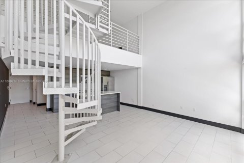 Condo in Miami Beach, Florida, 1 bedroom  № 1210066 - photo 22