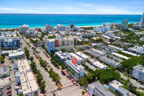 Condo in Miami Beach, Florida, 1 bedroom  № 1210066 - photo 8