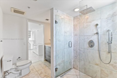 Condo in Miami Beach, Florida, 1 bedroom  № 1210066 - photo 27