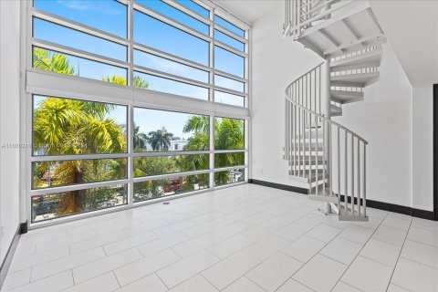 Condo in Miami Beach, Florida, 1 bedroom  № 1210066 - photo 23