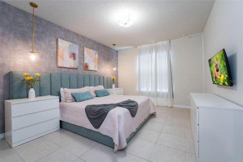 Casa en venta en Davenport, Florida, 10 dormitorios, 408.68 m2 № 1253603 - foto 10