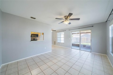 House in Tampa, Florida 1 bedroom, 56.58 sq.m. № 1419329 - photo 4