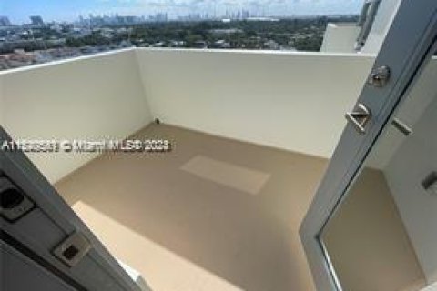 Condominio en venta en Miami Beach, Florida, 1 dormitorio, 55.74 m2 № 1033430 - foto 9