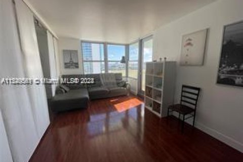 Condominio en venta en Miami Beach, Florida, 1 dormitorio, 55.74 m2 № 1033430 - foto 12