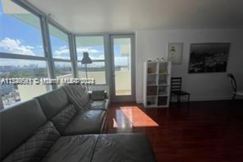 Condominio en venta en Miami Beach, Florida, 1 dormitorio, 55.74 m2 № 1033430 - foto 14