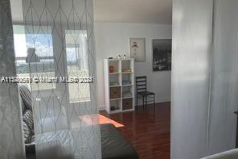 Condominio en venta en Miami Beach, Florida, 1 dormitorio, 55.74 m2 № 1033430 - foto 17