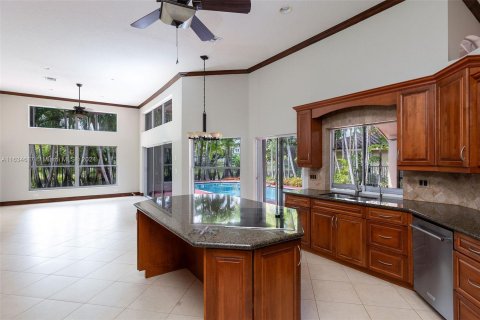 Villa ou maison à vendre à Weston, Floride: 5 chambres, 228.54 m2 № 1306024 - photo 7