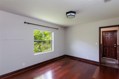 House in Weston, Florida 5 bedrooms, 228.54 sq.m. № 1306024 - photo 26