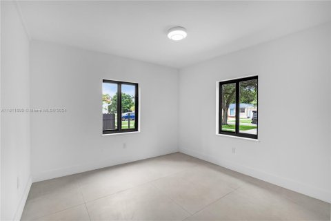 Casa en venta en Miami Springs, Florida, 3 dormitorios, 133.97 m2 № 1233922 - foto 19