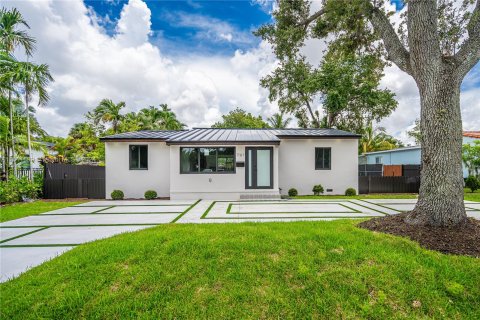 Casa en venta en Miami Springs, Florida, 3 dormitorios, 133.97 m2 № 1233922 - foto 1