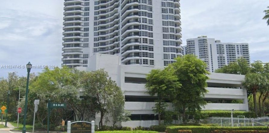 Condo à Aventura, Floride, 2 chambres  № 1272760