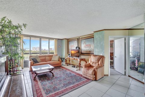 Condo in Aventura, Florida, 2 bedrooms  № 1272760 - photo 3