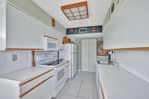 Купить кондоминиум в Авентура, Флорида 2 спальни, 126.44м2, № 1272760 - фото 16