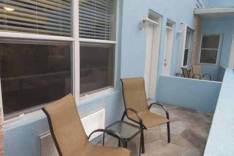 Condo in Hollywood, Florida, 1 bedroom  № 1050284 - photo 14