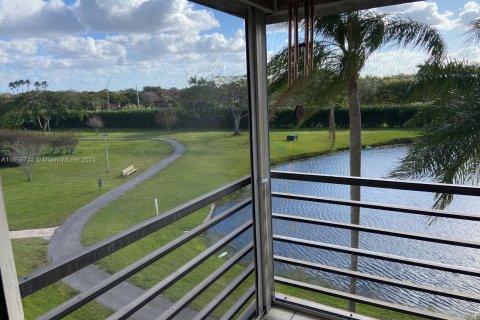 Copropriété à vendre à Pembroke Pines, Floride: 2 chambres, 91.04 m2 № 1357047 - photo 4