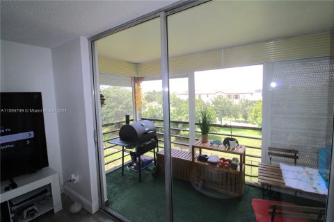 Condominio en venta en Miramar, Florida, 2 dormitorios, 96.62 m2 № 1187481 - foto 19