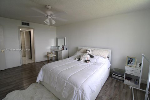 Condominio en venta en Miramar, Florida, 2 dormitorios, 96.62 m2 № 1187481 - foto 28