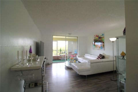 Copropriété à vendre à Miramar, Floride: 2 chambres, 96.62 m2 № 1187481 - photo 16