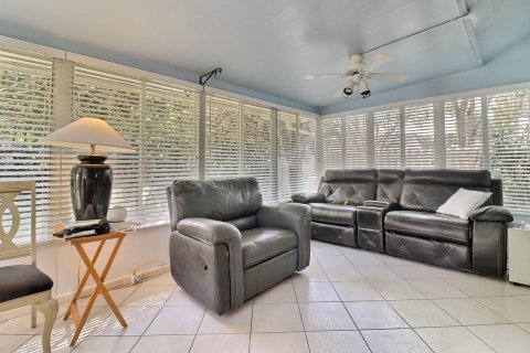 House in Lake Worth, Florida 3 bedrooms, 190.54 sq.m. № 1031921 - photo 20