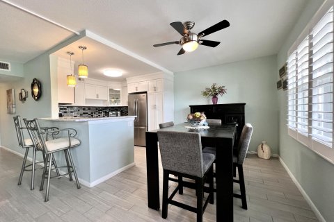 Condo in West Palm Beach, Florida, 2 bedrooms  № 1031881 - photo 15
