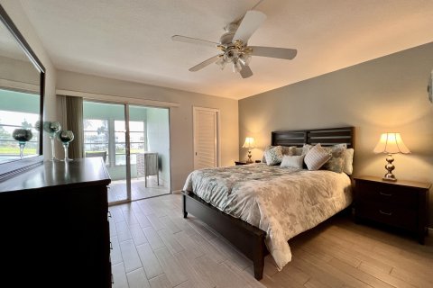 Condo in West Palm Beach, Florida, 2 bedrooms  № 1031881 - photo 10