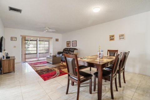 Casa en venta en West Palm Beach, Florida, 2 dormitorios, 93 m2 № 1031882 - foto 14