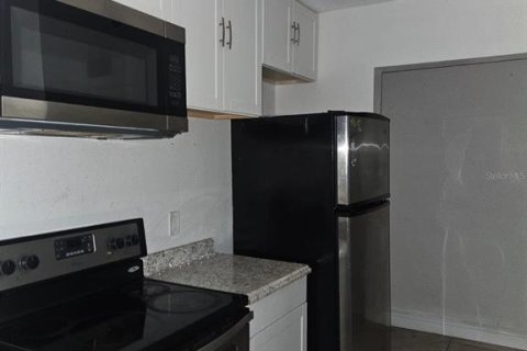 Condo in Orlando, Florida, 2 bedrooms  № 1391422 - photo 14