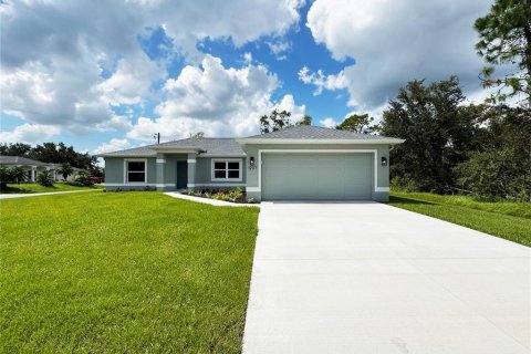 House in North Port, Florida 3 bedrooms, 155.15 sq.m. № 1390544 - photo 1