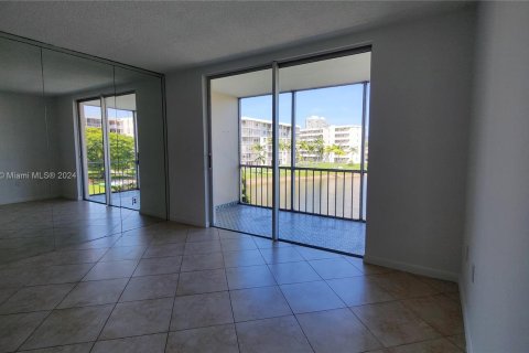 Copropriété à vendre à Aventura, Floride: 1 chambre, 71.35 m2 № 1241278 - photo 2