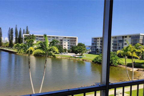 Condo in Aventura, Florida, 1 bedroom  № 1241278 - photo 20