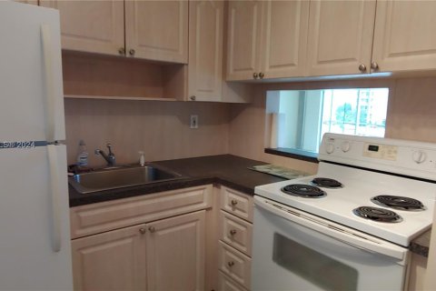 Condo in Aventura, Florida, 1 bedroom  № 1241278 - photo 10