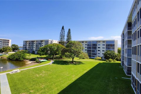 Condo in Aventura, Florida, 1 bedroom  № 1241278 - photo 21