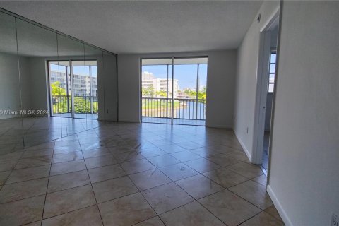 Copropriété à vendre à Aventura, Floride: 1 chambre, 71.35 m2 № 1241278 - photo 5