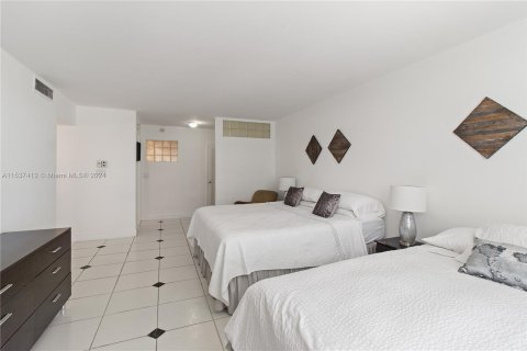 Copropriété à vendre à Miami Beach, Floride: 2 chambres, 126.35 m2 № 1021710 - photo 13