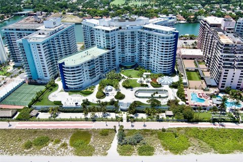 Condominio en venta en Miami Beach, Florida, 2 dormitorios, 126.35 m2 № 1021710 - foto 20