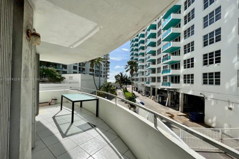 Copropriété à vendre à Miami Beach, Floride: 2 chambres, 126.35 m2 № 1021710 - photo 17