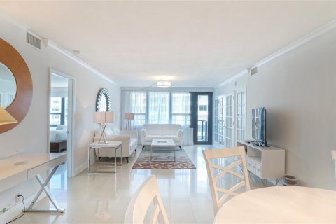 Copropriété à vendre à Miami Beach, Floride: 2 chambres, 89.19 m2 № 1079684 - photo 21