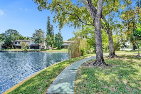 Condo in Lauderhill, Florida, 1 bedroom  № 1079736 - photo 8