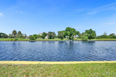 Condo in Lauderhill, Florida, 1 bedroom  № 1079736 - photo 6