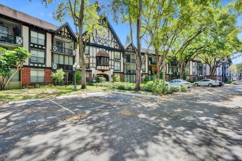 Condo in Lauderhill, Florida, 1 bedroom  № 1079736 - photo 10