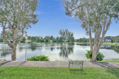 Condominio en venta en Lauderhill, Florida, 1 dormitorio, 74.32 m2 № 1079736 - foto 2