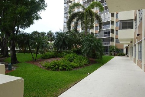 Copropriété à vendre à Coral Springs, Floride: 2 chambres, 125.42 m2 № 1043095 - photo 20