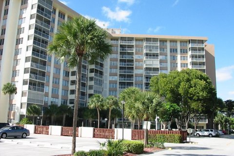 Copropriété à vendre à Coral Springs, Floride: 2 chambres, 125.42 m2 № 1043095 - photo 23