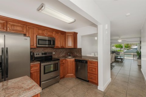 Condominio en venta en Hallandale Beach, Florida, 1 dormitorio, 65.03 m2 № 1210491 - foto 15